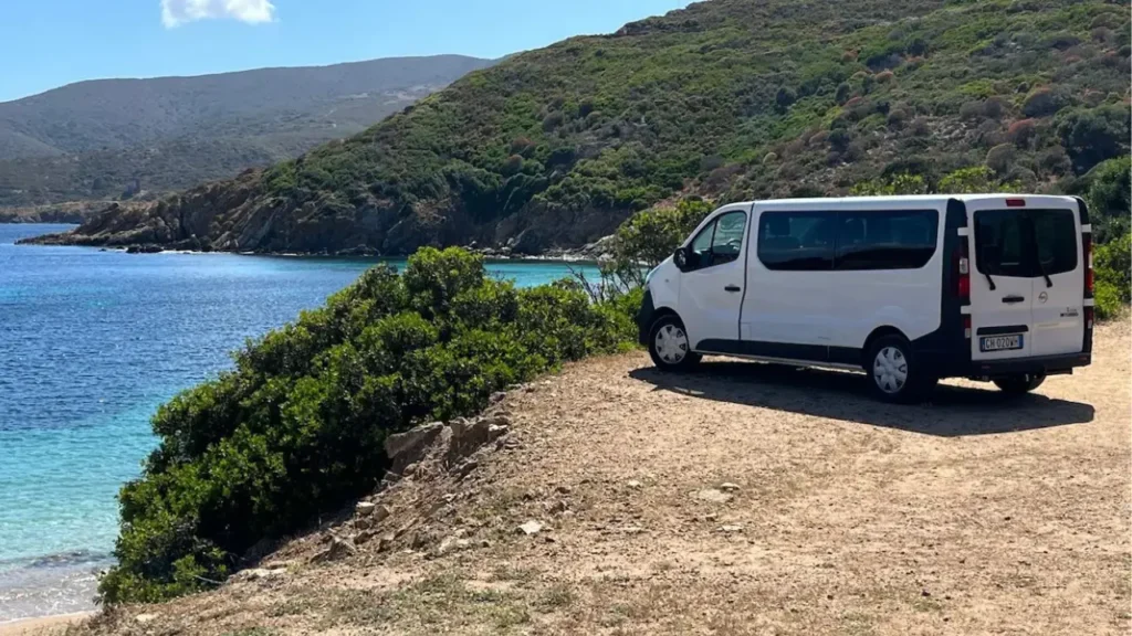 Escursione in van all'asinara